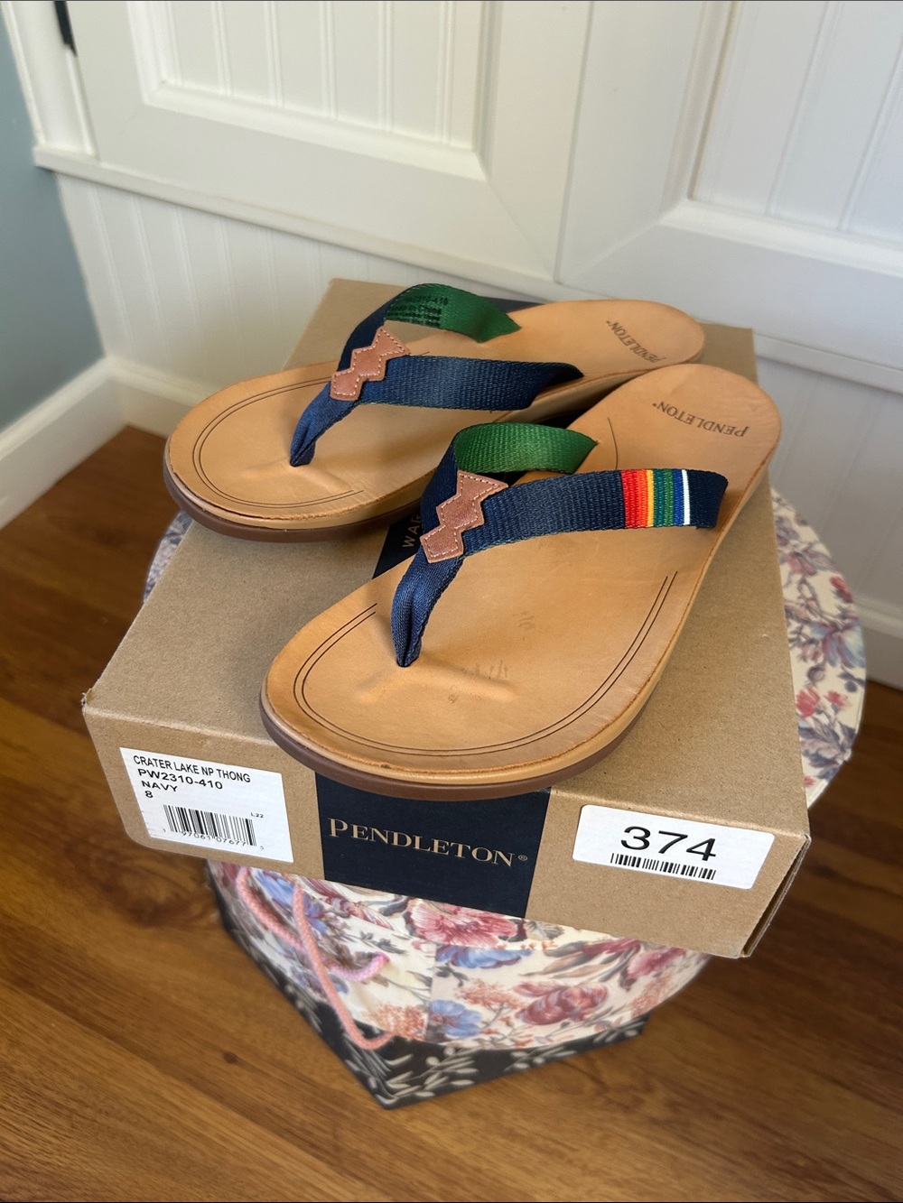Pendleton Crater Lake Flip Flops Size 8 NIB